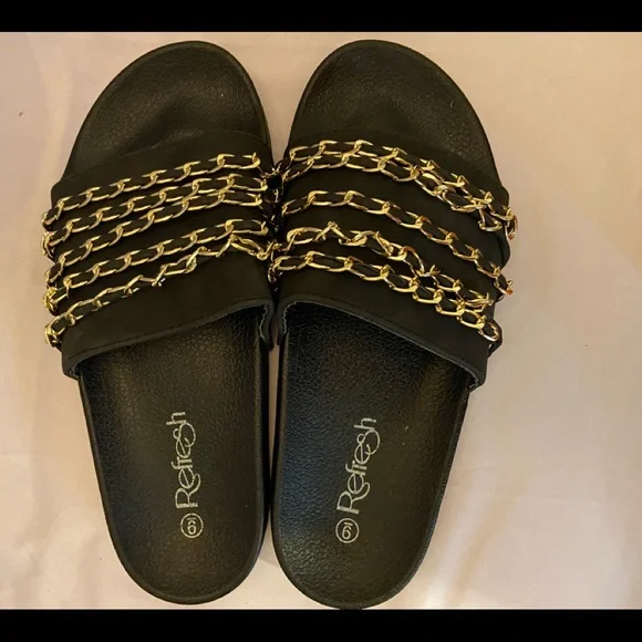 Refresh Black sliders with 5 layers of Gold Chain size 9 - Picture 7 of 7